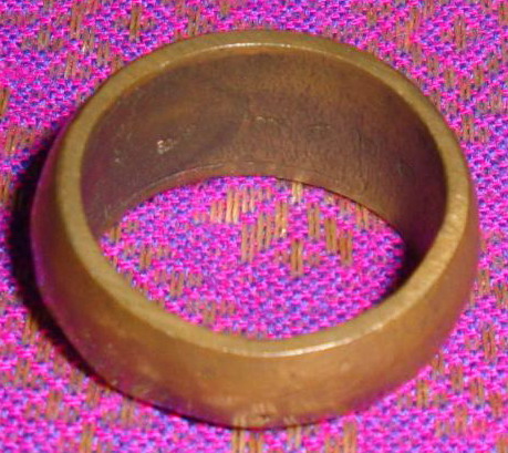 แหวนปลอกมีดนิ้วเพชรพระอิศวรรุ่นแรก หลวงพ่ออั้น วัดธรรมโฆษก (โรงโค) ตอกโค๊ตและหมายเลข ขนาด 1.9 cm.
 